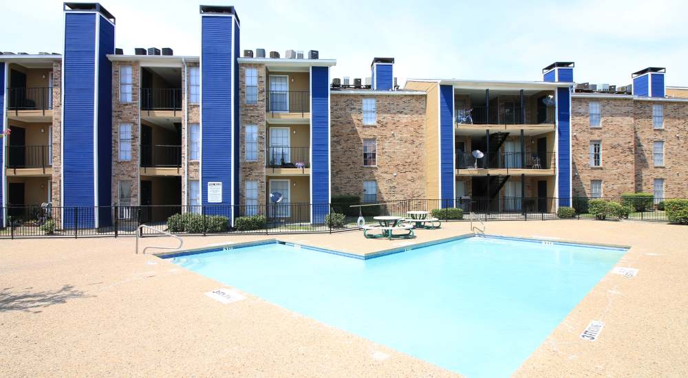 Pool area at The Victorian in Dallas, Texas