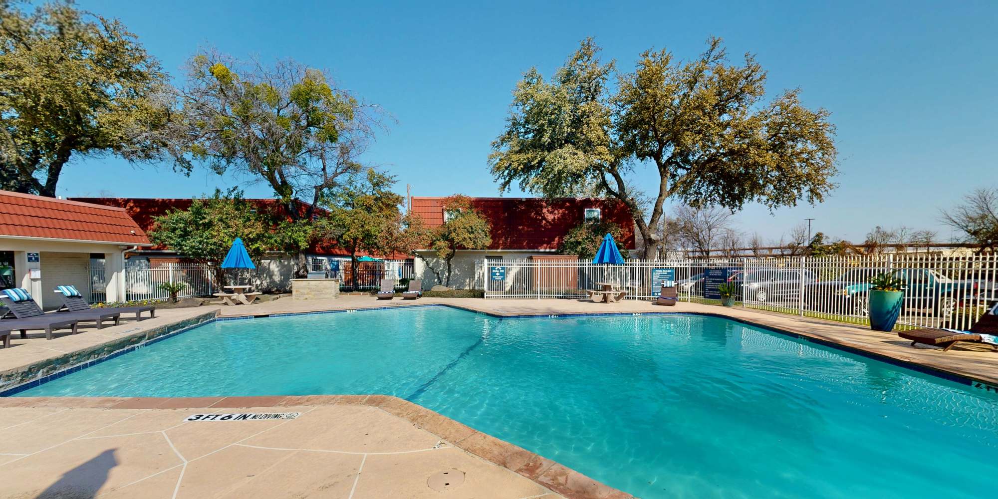 Apartments at Tucasa Townhomes in Irving, Texas