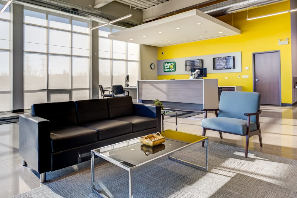 Clean Metro Self Storage front office in Buffalo Grove