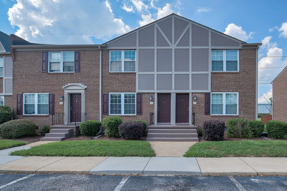 Exterior of Maple Bay Townhomes in Virginia Beach, VA