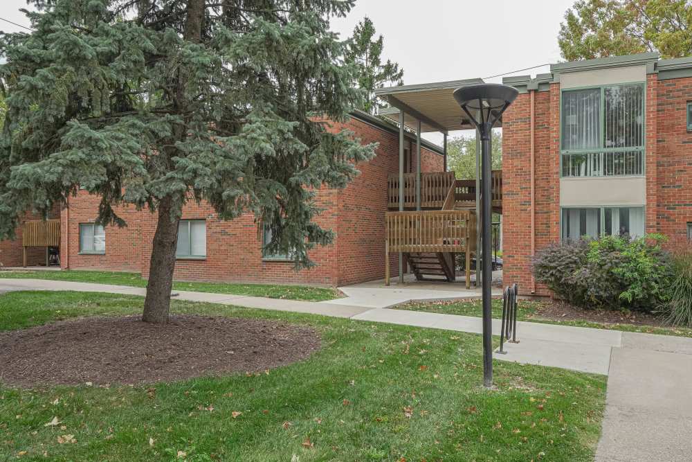 Exterior view of the community at Courtyard Apartments in Columbia,Missouri