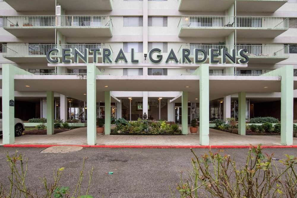 Entrance with apartment at Central Gardens in Memphis, Tennessee