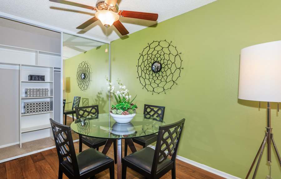Dining area at Parcwood Apartments in Corona, California