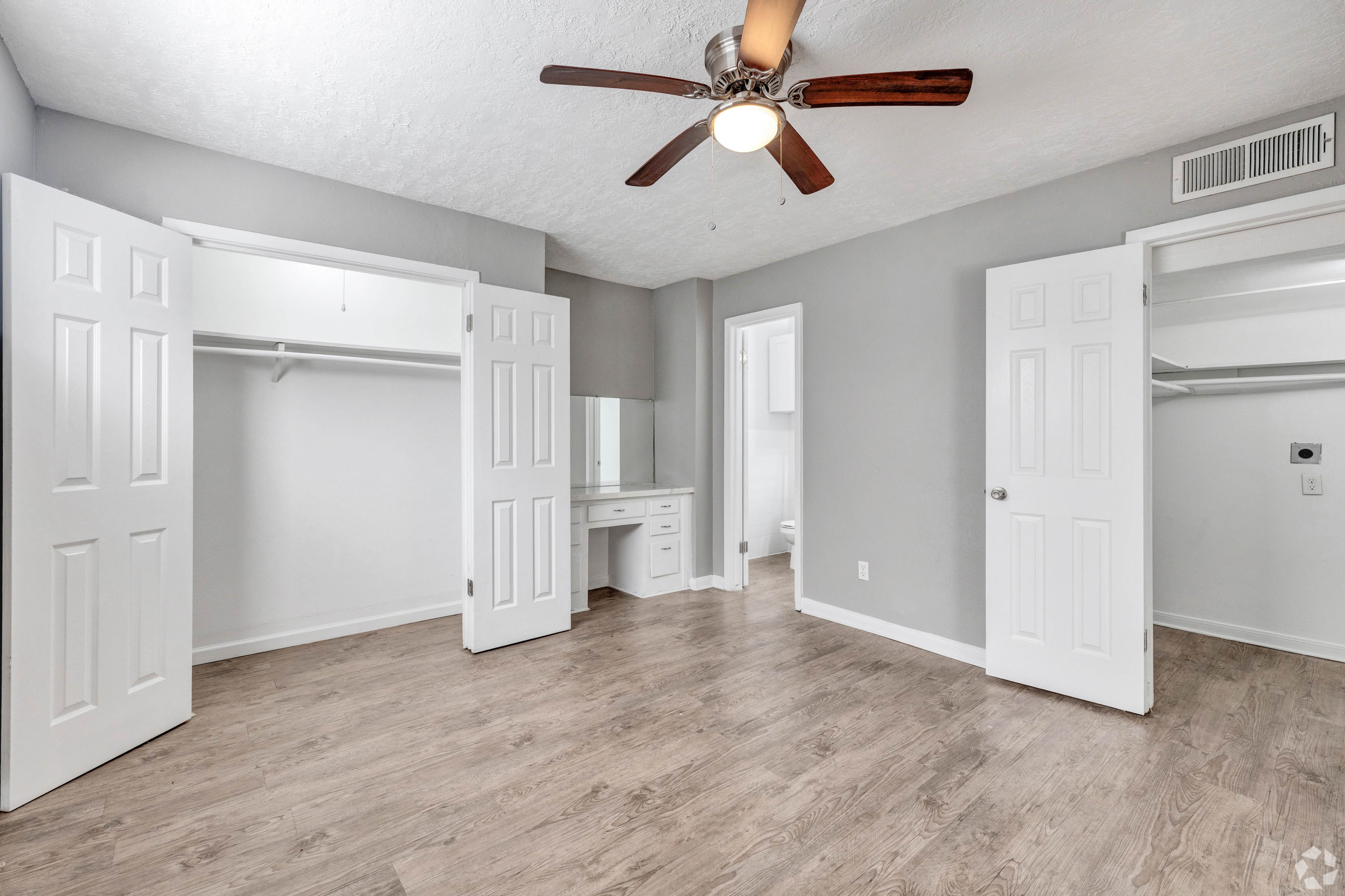 1BR, 1BA - 640SF - Bedroom