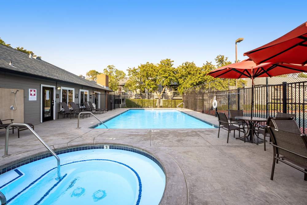 Swimming pool and hot tub at Sandpiper Village Apartment Homes in Vacaville, California