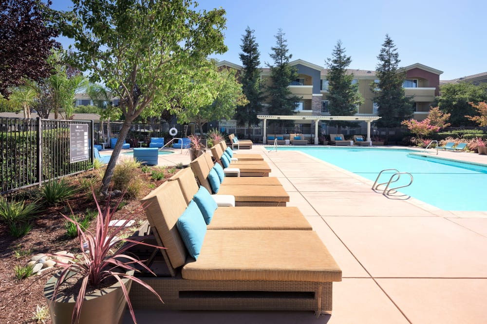 Resort-style swimming pool at Avoca Dublin Station in Dublin, California