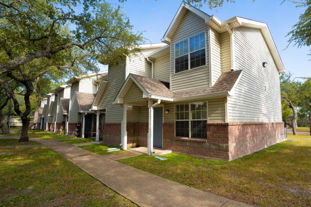 Exterior view of an apartments at Sea Mist Townhomes in Rockport,Texas
