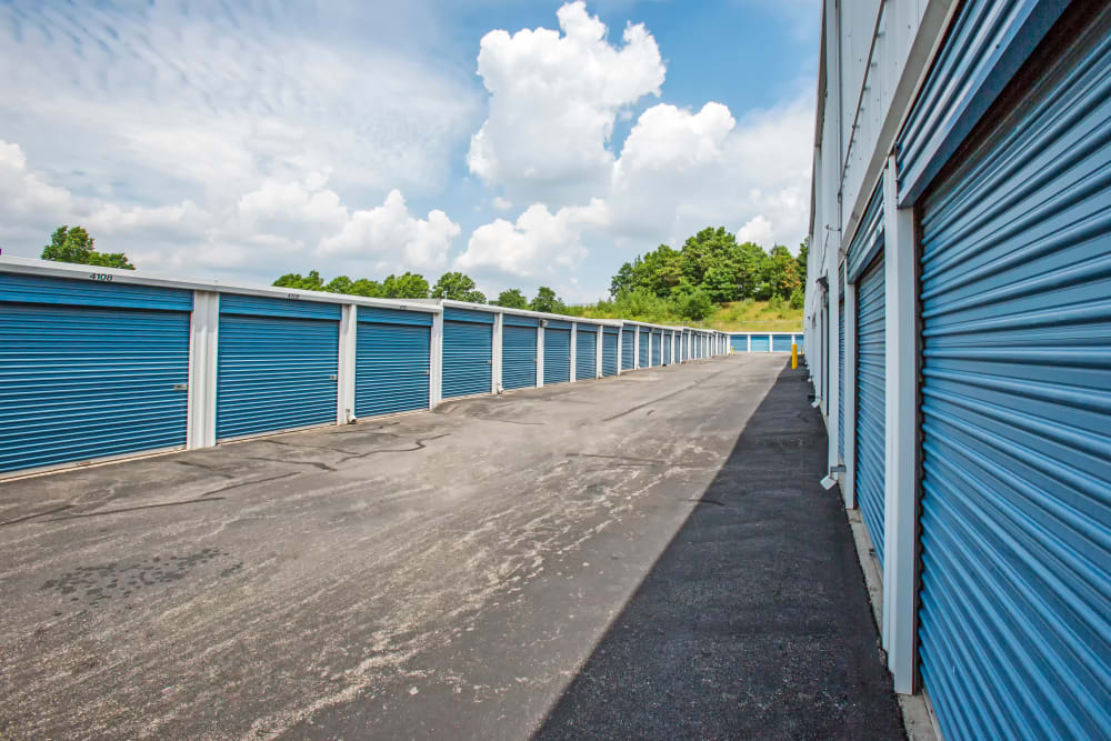 Metro Self Storage offers outdoor units in Staten Island, New York