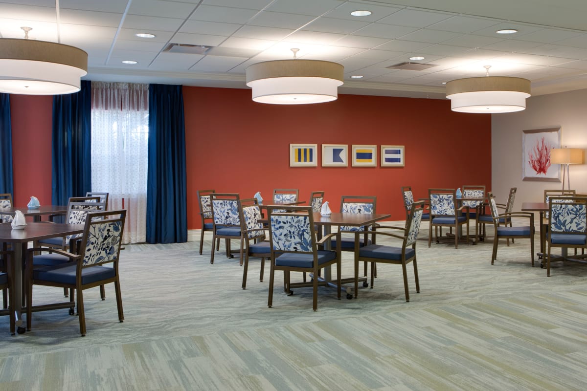 Primary dining room at Beach House Assisted Living & Memory Care at Wiregrass Ranch in Wesley Chapel, Florida