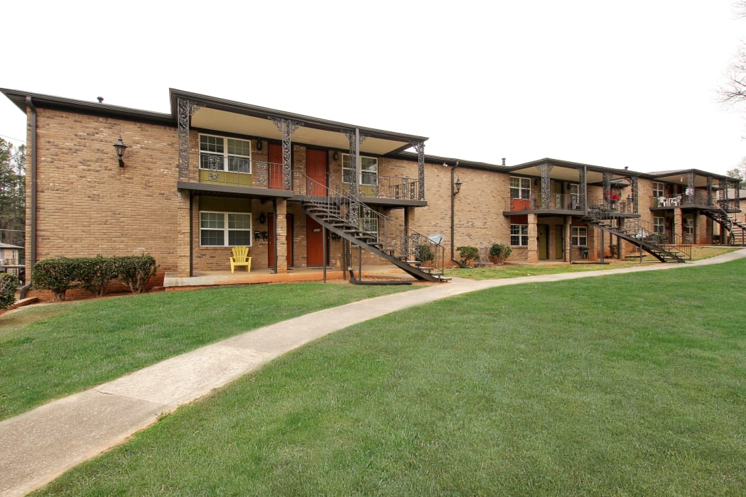 Beautiful apartments for rent at Alturas Embry Hills in Doraville, Georgia