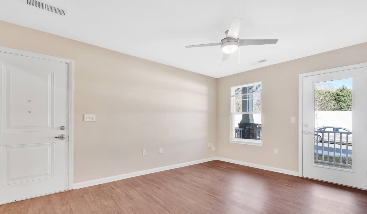 Living room at Rivergate Greene in Charlotte, North Carolina