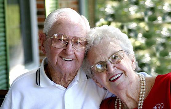 Residents posing for a photograph at Randall Residence of Centerville in Centerville, OH