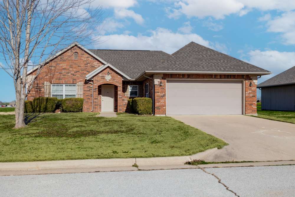 Building with parking at Prairie Hill Estates in Carl Junction. MO