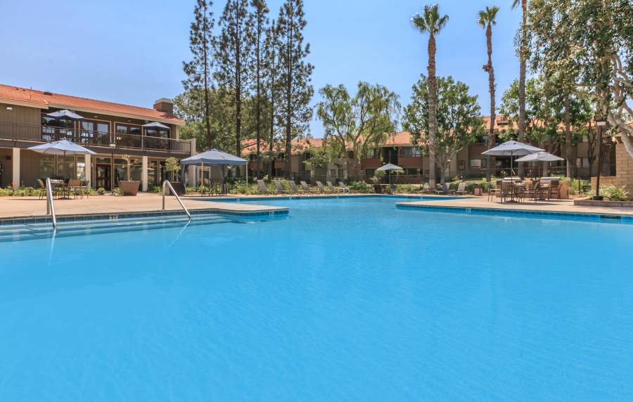 Resort style swimming pool at Parcwood Apartments in Corona, California