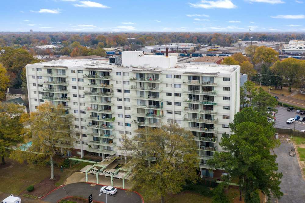 Aerial view of the apartments with well-maintained exterior at Central Gardens in Memphis, Tennessee
