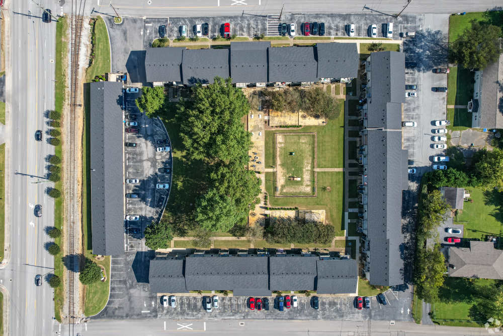 Aerial view of community at Midtown Square Chattanooga Apartments in Chattanooga, Tennessee