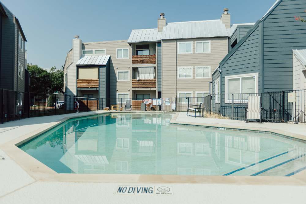 Sparkling swimming pool at Hubbards Ridge in Garland, Texas
