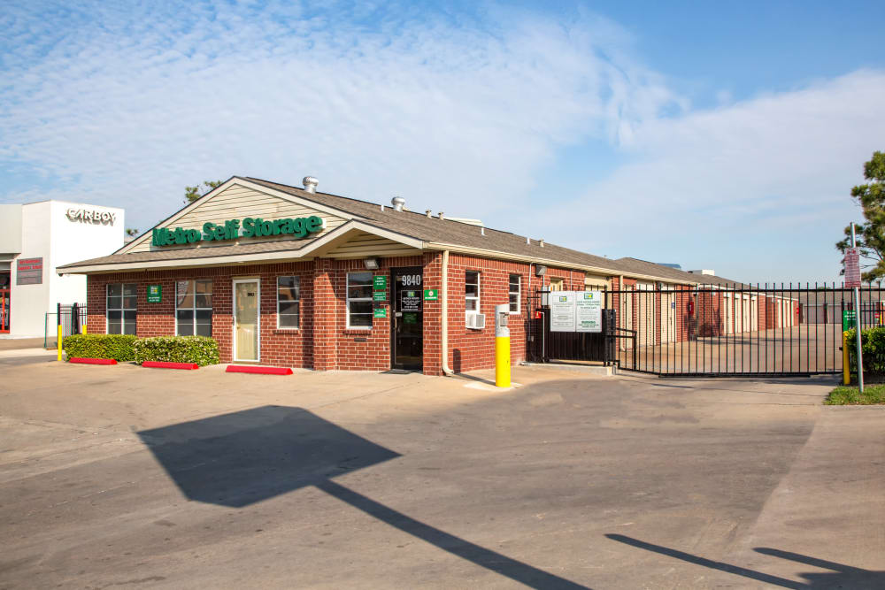 Leasing office exterior view at Metro Self Storage in Houston, Texas