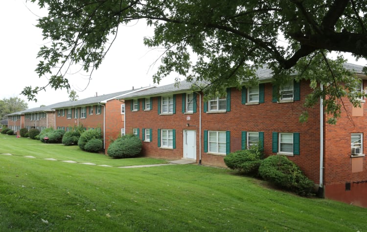 Exterior view of apartments at King Edward Apartments in Lexington, Kentucky