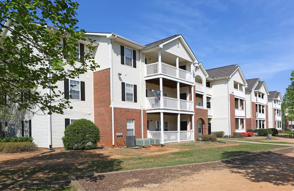 Apartment building exterior at Ten68 West in Dallas, Georgia