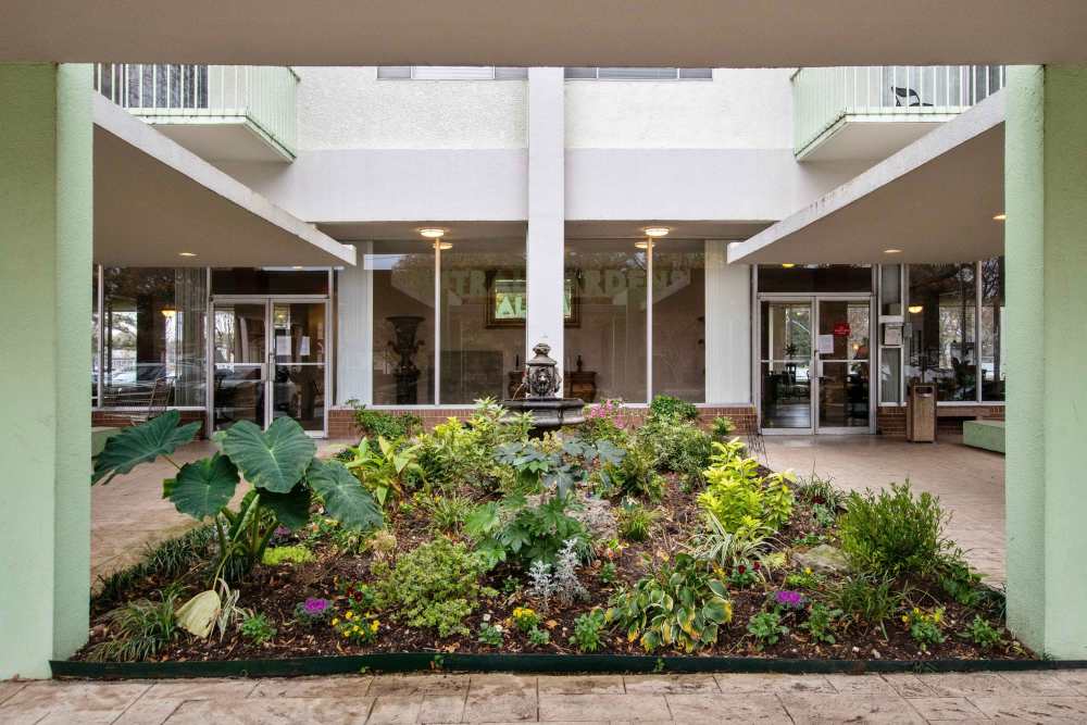 Charming entrance with spacious layout at Central Gardens in Memphis, Tennessee