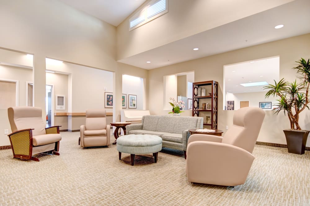 Lounge with couches at Juniper Springs Senior Living in Redmond, Oregon. 