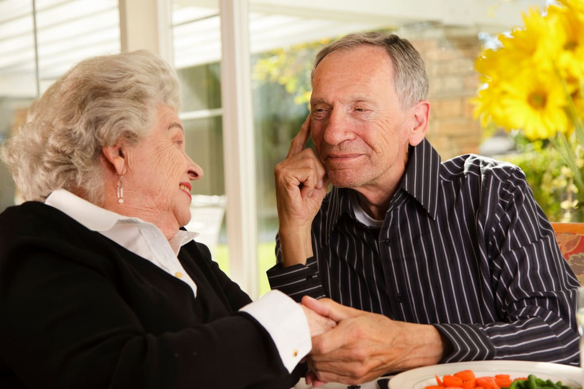 A couple at Beach House Assisted Living & Memory Care in Naples, Florida