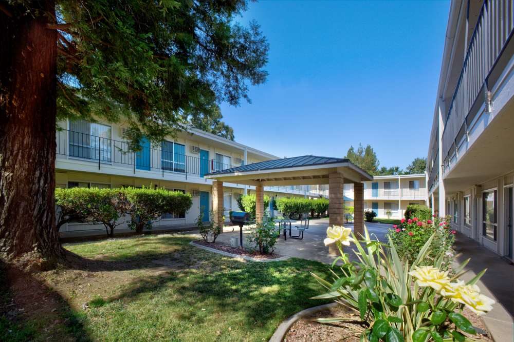Exterior view at Fair Oaks Apartments in Sacramento,California