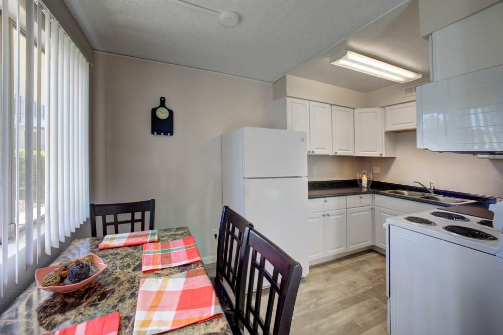 Dining space at Fair Oaks Apartments in Sacramento,California