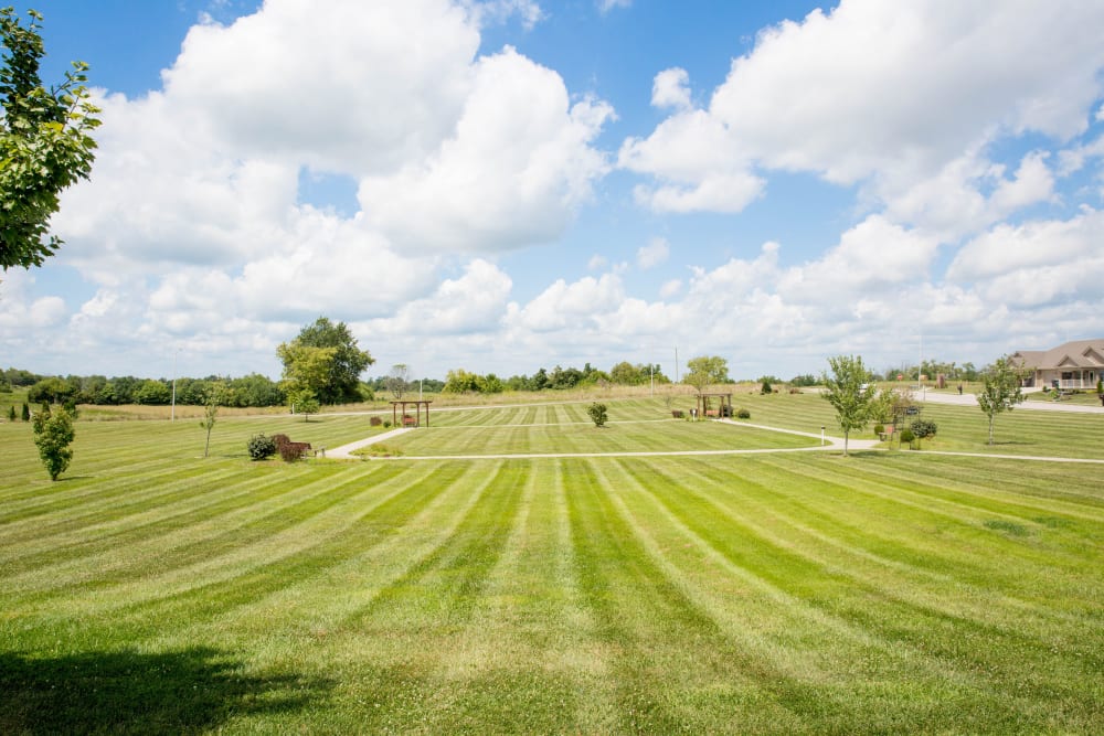 View of yard and walking path at Arcadian Cove in Richmond, Kentucky.