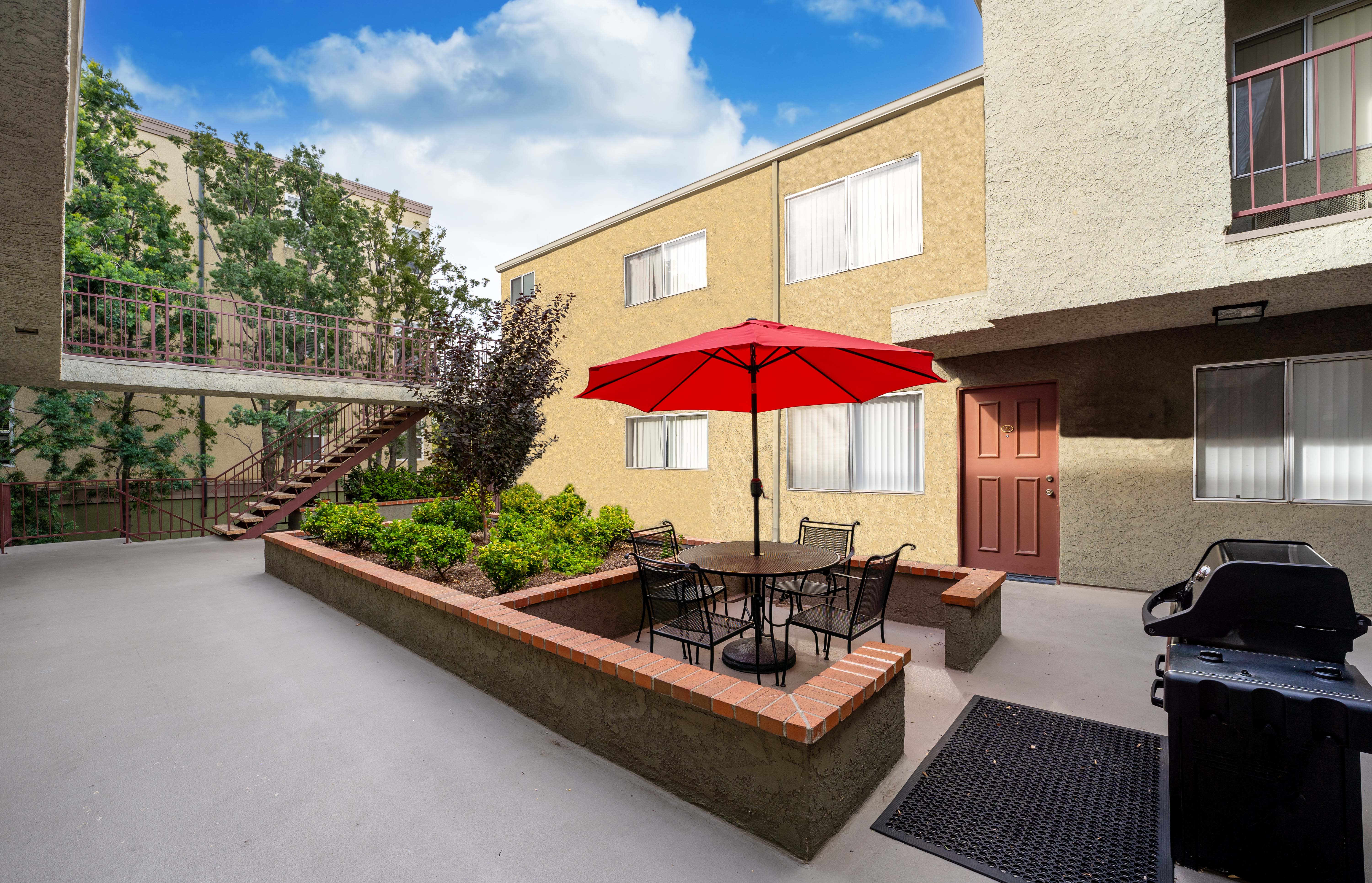 Exterior community area at The Ridgeview in Northridge, California  