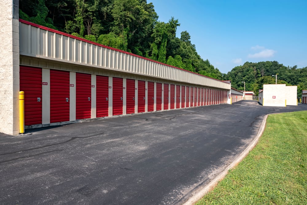 Outdoor access storage units at Metro Self Storage in Knoxville