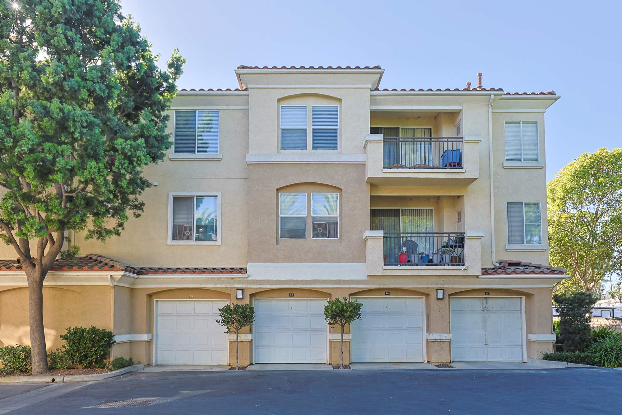 Beautiful exterior view of the apartment building at Allure at Camarillo in Camarillo, California