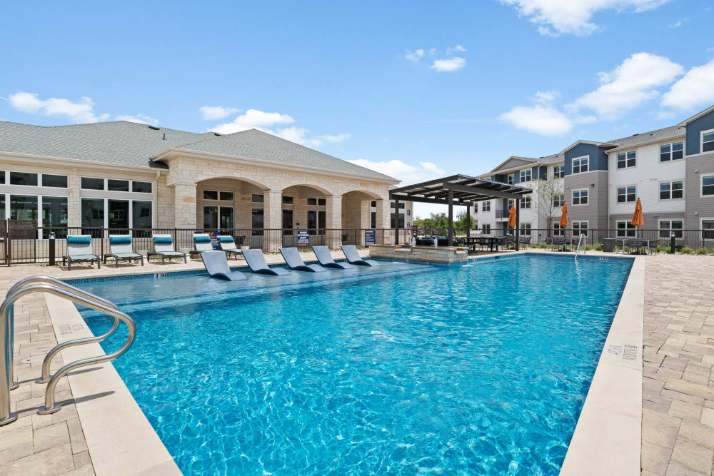 Luxurious swimming pool at Linden Ranch in Sachse, Texas