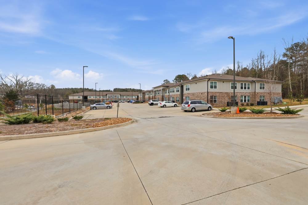 Charming community setting at Flats At Sam Lane in Ringgold, Georgia.