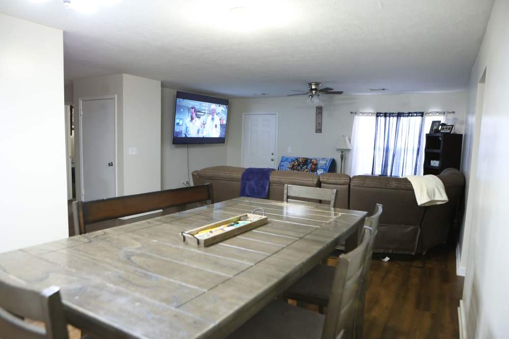 Dining area at Chapel Estates I in Jackson, Mississippi