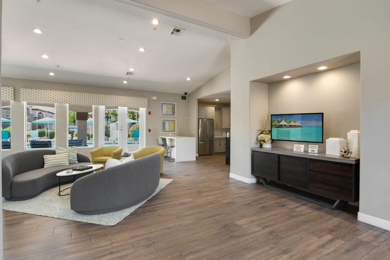 Living room with modern decor at Ocotillo Bay Apartments in Chandler, Arizona