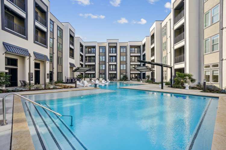 Scenic view of the pool and villas at The Reserve at Round Rock in Texas