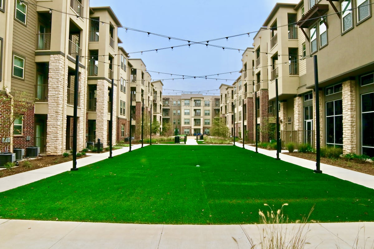 Grass courtyard at Watercrest at Shadow Creek Ranch in Pearland, Texas.