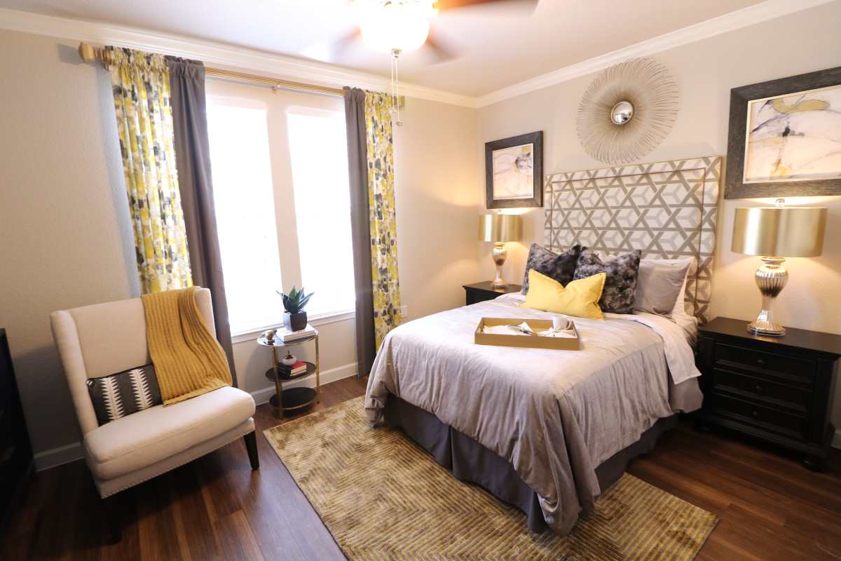 A bedroom at Watercrest at Kingwood in Kingwood, Texas