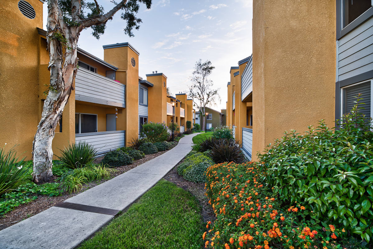 Beautifully landscaped grounds at River Ranch, Simi Valley, California