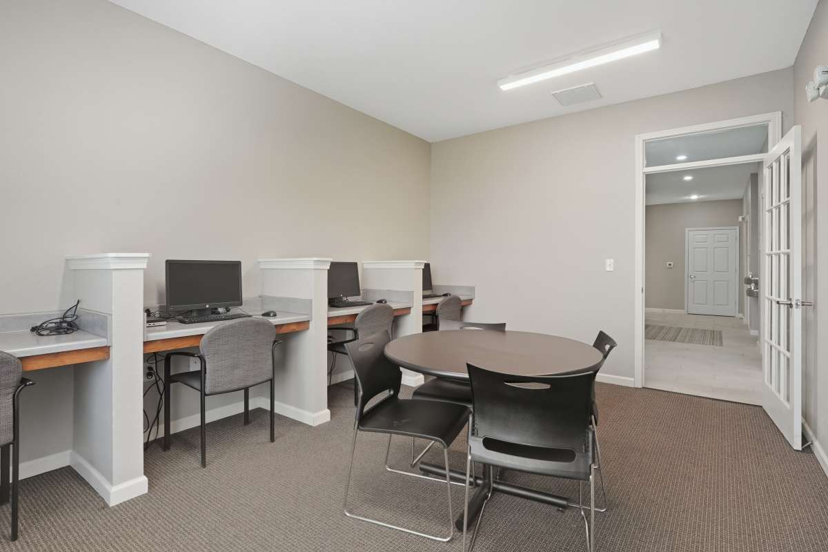 Business center with computers at Wood Falls in Lebanon, Tennessee