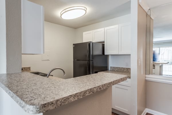 Rock Creek offers a well equipped kitchen in Houston, Texas