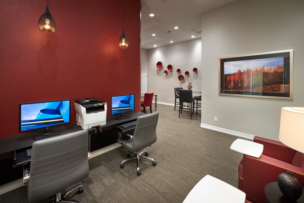 Community common area for resident use at Promenade at Hunter's Glen Apartments in Thornton, Colorado