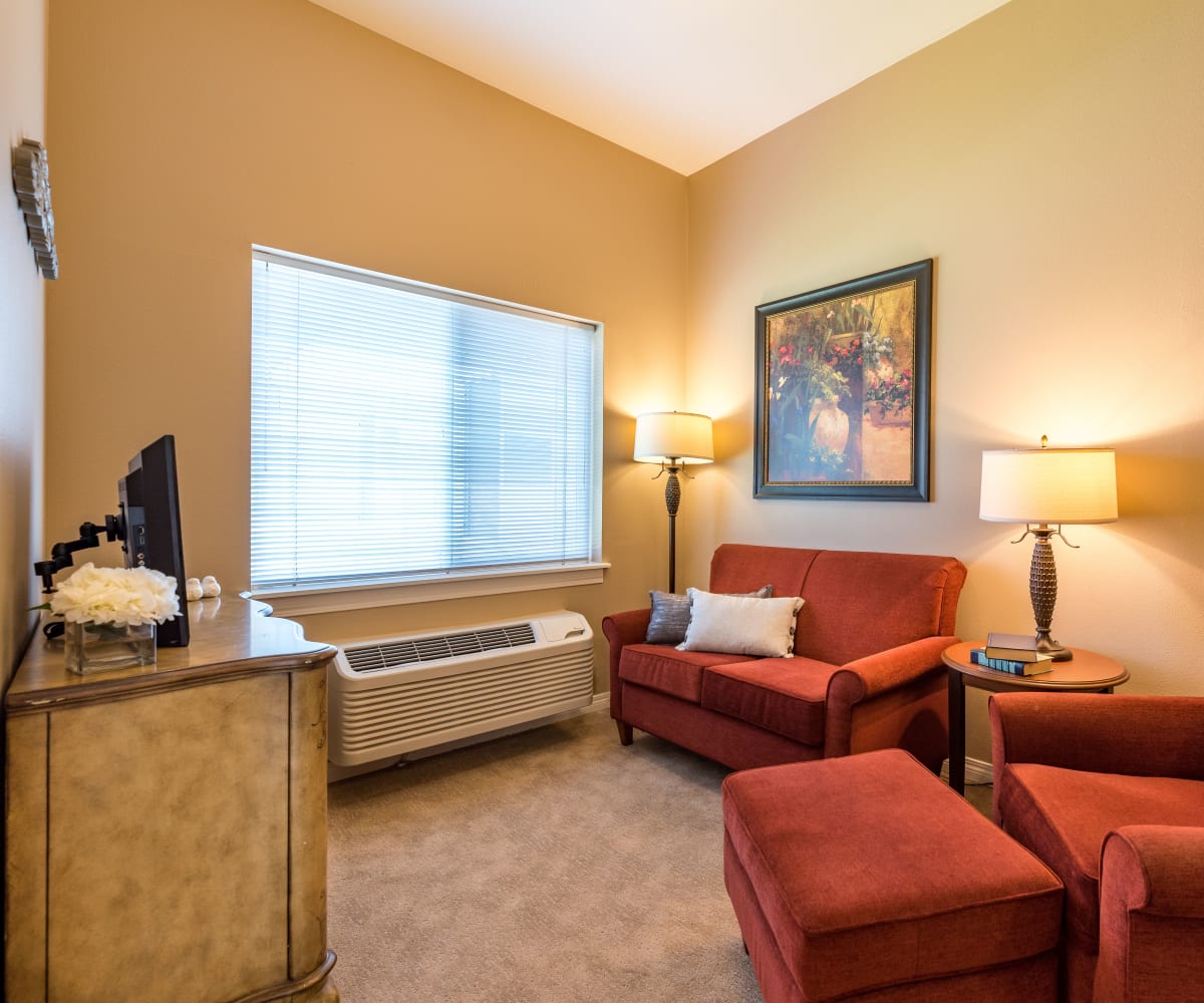 Resident living room at Pacifica Senior Living Ellensburg in Ellensburg, Washington