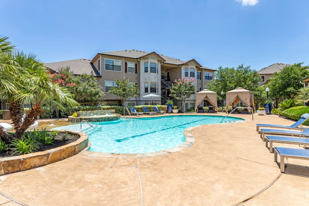 Sparkling pool at Park Hudson Place in Bryan, Texas