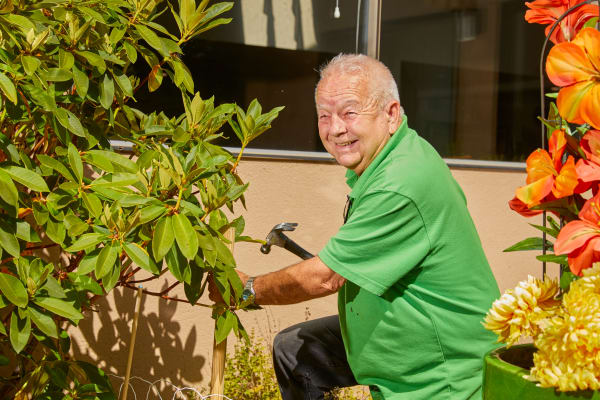 Contact us to learn more about our amenities and programs.