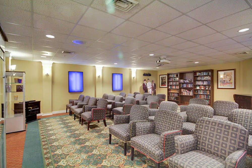 Gathering room at Smithfield Woods in Smithfield, Rhode Island