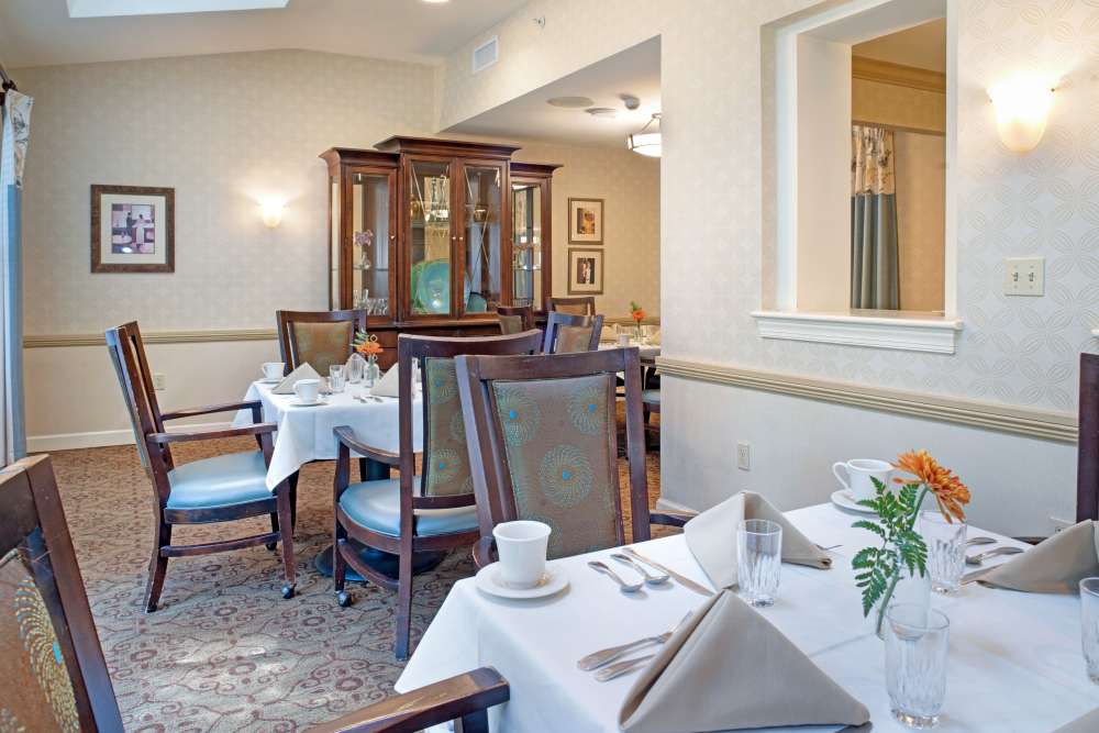 Dining area with cutlery at Glenncrest at Siegen in Baton Rouge, Louisiana