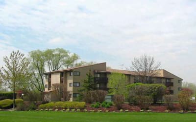 Gorgeous apartments at Cedar Ridge in Richton Park